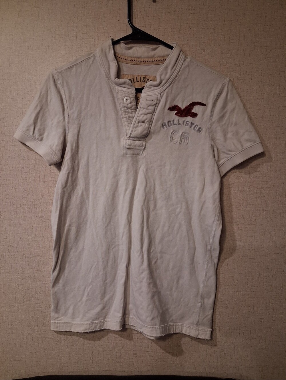 Y2k Hollister  Short Sleeve Henley Shirt in Light Cream